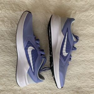 Nike Downshifter 10 Grade School Kids' Running Shoes